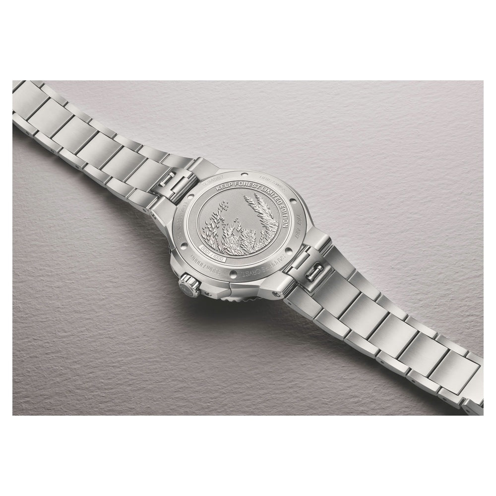Oris Aquis Kelp Forest Limited Edition – Rückansicht Uhr und Edelstahlband