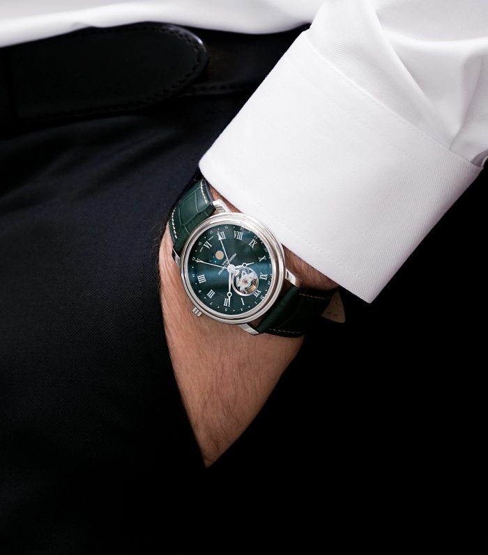 FREDERIQUE CONSTANT Classics Heart Beat Moon Phase FC-335MCNW4P26