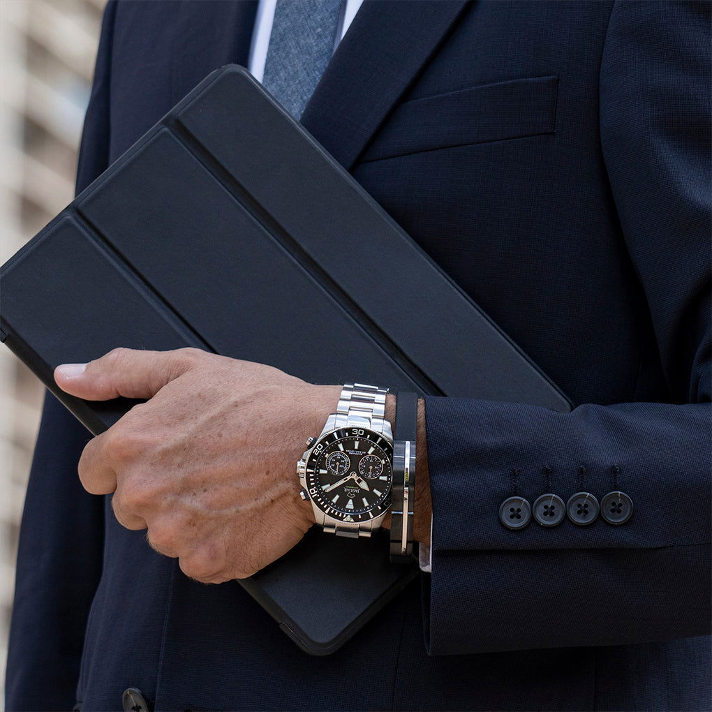 Buy Jaguar Hybrid J888/2 (J888/2) now in the Juwelier Steiner Shop!