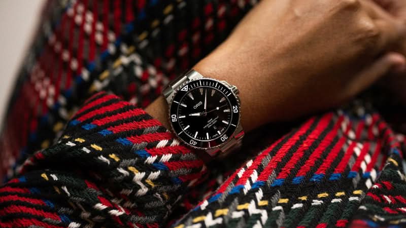 Oris Aquis Date 43,5 01 733 7789 4154-07 8 23 04PEB - Juwelier Steiner