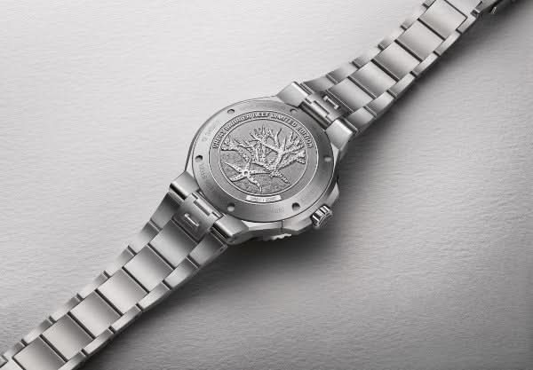 Buy the Oris Aquis Great Barrier Reef Limited Edition IV 01 400