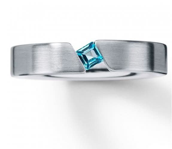 Humphrey Topasring aus Edelstahl - Juwelier Steiner