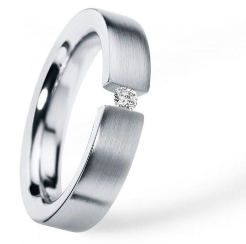 Humphrey Trauring with Diamond