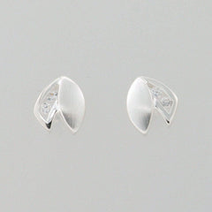STEINER Basic Stud Earrings