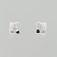 STEINER Basic Stud Earrings