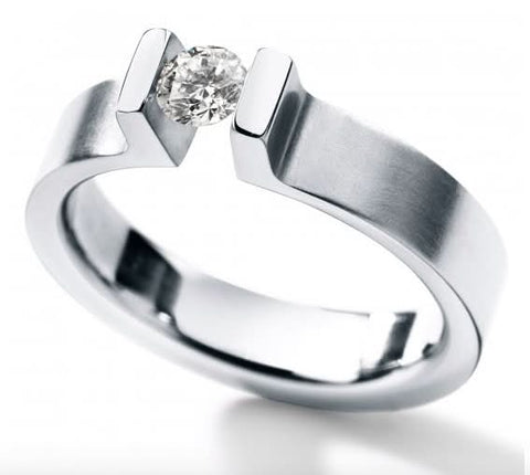 Humphrey Trauring mit Diamant